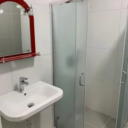 Apartment Bonbon 1 - Quiet 1 Bedroom Tirana