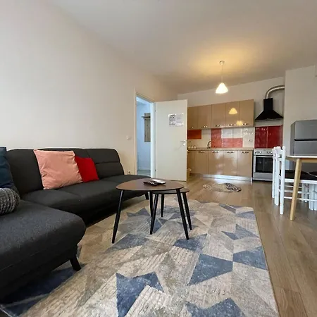 Bonbon 1 - Quiet 1 Bedroom * Tirana
